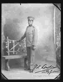 Foto de estudio de un soldado