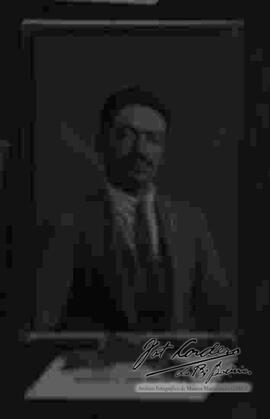 Imagen de un oficial del regimiento "Abaroa" 1º de caballería. Guaqui 30 de agosto de 1921.