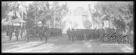 Regimiento de boys scouts en la plaza del Ovalo