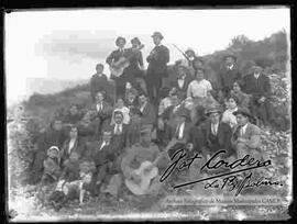 Grupo familiar en un día de campo