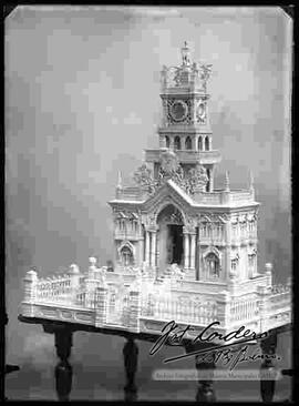 Maqueta de un mausoleo.