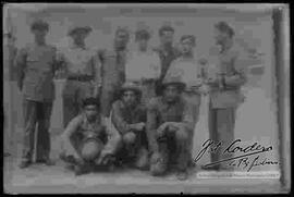 Reproducción de un grupo de soldados Militares antes de ir a la Guerra del Chaco