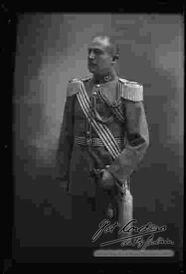 Foto de estudio de un General del Ejercito