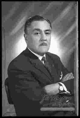 Foto de estudio del Sr. Humberto Frias