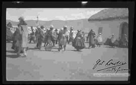 Grupo de danzarines de quena quena en alguna provincia.
