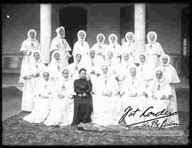 Grupo de monjas de la concregacion Sagrados Corazones