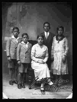Foto de estudio de una familia