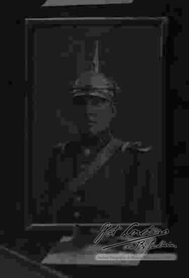 Imagen del sub Teniente m., del regimiento "Abaroa" 1º de caballería. Guaqui 30 de agosto de 1921.