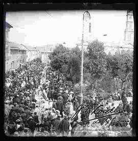 Feria de la alasita en la plaza Murillo