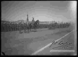 Regimiento de caballería, desfilando en la parada Militar, en el Estado Mayor