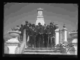 La Embajada del Perú en la tumba del Mayor General Jose Manuel Pando