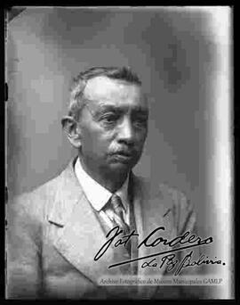 Retrato  de estudio de una familia