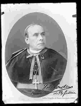 Foto reproducción de un Nuncio Apostólico
