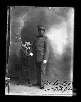 Foto de estudio de un soldado