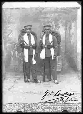 Dos soldados de la expedición al Acre, en el cuartel