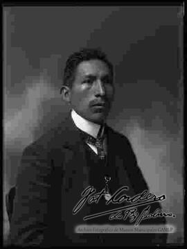 Foto de estudio de  Julio Cordero Castillo