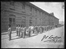 Banda del Colegio Militar, en el mismo Colegio, en la avenida villazón