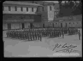 Formación de cadetes en el patio del Colegio Militar