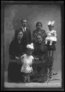 Foto de estudio de una familia