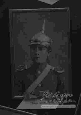 Imagen del sub Teniente caballero, del regimiento "Abaroa" 1º de caballería. Guaqui 30 de agosto de 1921.