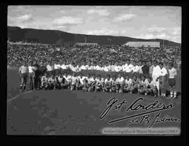 Equipo de fútbol en el antiguo estadio hernando siles de La Paz