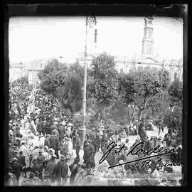 Feria de la alasita en la plaza Murillo