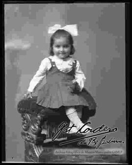 Foto de estudio de una niña