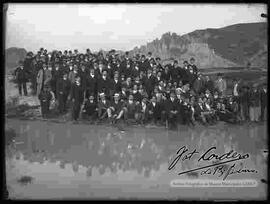 Grupo político, reunidos en la laguna de tembladerani.