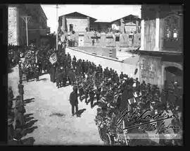 Procesión de semana santa, pasando por la calle Comercio.