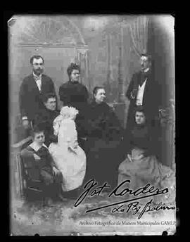 Reproducción de la fotografía de una familia