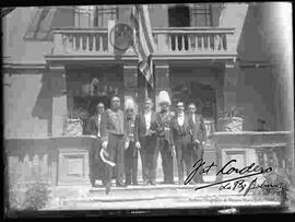 Embajada de los Estados Unidos de América: Sr. Eduardo Córdova, Adscrito Boliviano; Sr. Moises Ascarrunz,  Introductor de Embajadores; Teniente Coronel José Manuel González, ayudante; Excmo Sr. John D. O´Rear, Embajador ; Mayor Luis Salazar, ayudante; Sr. Diez de Medina, Introductor de Embajadores; Sr. Carlos Hanhart, Adscrito Boliviano
