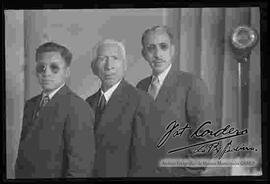 Foto de estudio de la Familia Ccordero: Julio Cordero Benavides (nieto), Julio Cordero Castillo (padre) y Julio Cordero Ordoñez (hijo)