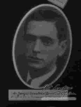 Imagen del Sr. Jerges Vaca Diez Cronemsel. Delegado de la federación de estudiantes. Parte del primer consejo universitario, Universidad Mayor Gabriel Rene Moreno, Santa Cruz - Bolivia junio de 1939.