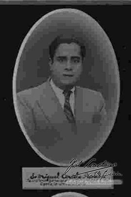 Imagen del Sr. Miguel Antelo Parada. Secretario general de la Universidad y del consejo universitario. Parte del primer consejo universitario, Universidad Mayor Gabriel Rene Moreno, Santa Cruz - Bolivia junio de 1939