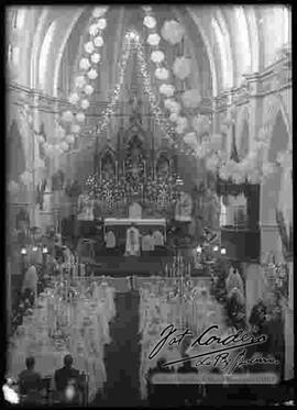 Celebración de un acto de primera comunión, en la iglesia del rosario