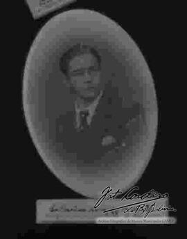 Imagen del Sr. Enrique l. Mercado. Delegado de la federación de estudiantes. Parte del primer consejo universitario, Universidad Mayor Gabriel Rene Moreno, Santa Cruz - Bolivia junio de 1939.