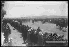 Parada Militar en el alto. desfile del regimiento de caballería