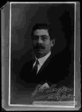 Reproducción fotográfica de un varón