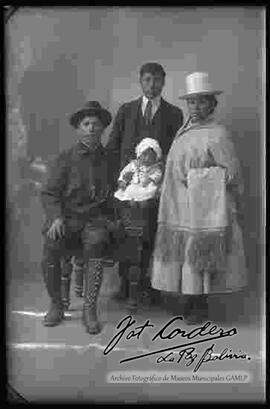 Foto de estudio de una familia