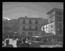 Manifestación en la Pérez Velasco, esquina comercio, en contra del presidente Gualberto Villarroel. junio de 1946