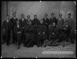 Foto de estudio de curas franciscanos y profesores de la escuela de San Francisco