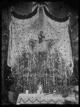 Altar de San Antonio en el interior de la iglesia de San Francisco. 13 de junio de 1945.