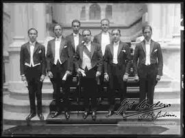 Presidente Hernando Siles, junto a su gabinete en el Palacio de Gobierno, periodo de 10 de enero de 1926 al 28 de mayo de 1930