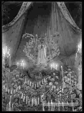 Altar de la Virgen Inmaculada Concepción en la iglesia de San Francisco. Toma realizada el 8 de diciembre de 1945.