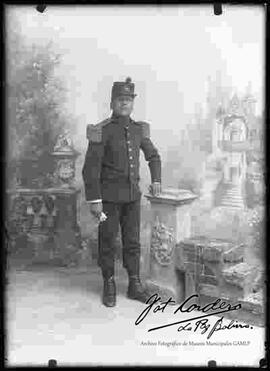 Foto de estudio de un soldado