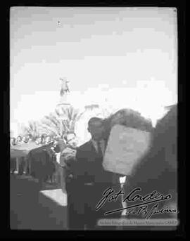 Traslado de los restos de Bengel Gamberos, estudiante universitario asesinado durante el gobierno de Gualberto Villarroel. junio de 1946