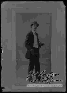Reproducción del retrato en cuadro de un varón