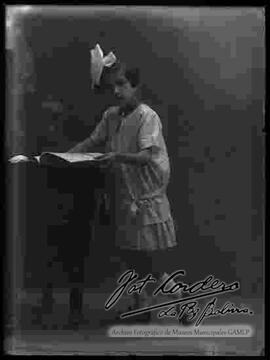 Foto de estudio de una niña