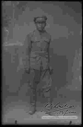 Fotografía de estudio de un soldado