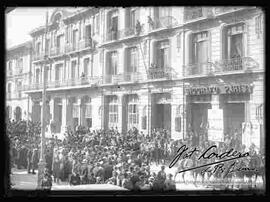 Recepción de embajadas, en la Plaza Murillo, delante del Hotel Paris